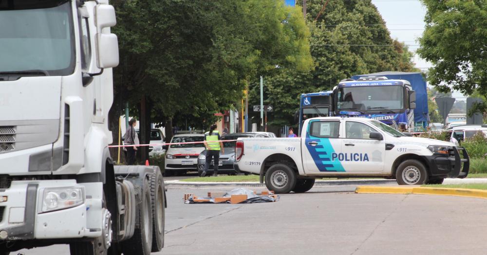 Un ciclista perdioacute la vida tras ser atropellado por un camioacuten