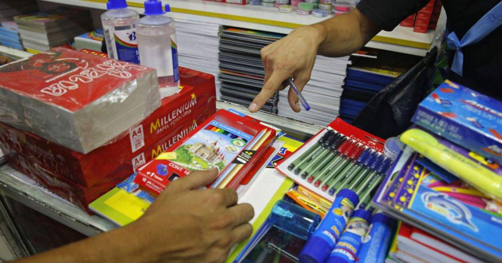 Los uacutetiles escolares con aumentos al ritmo de la inflacioacuten y promociones que alivian el bolsillo