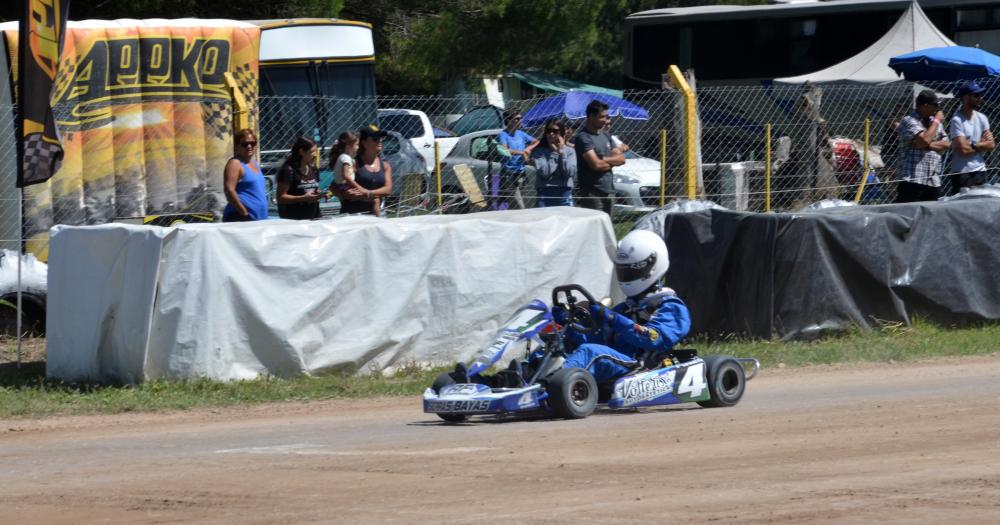 Valentín Fornes a plena velocidad en la recta