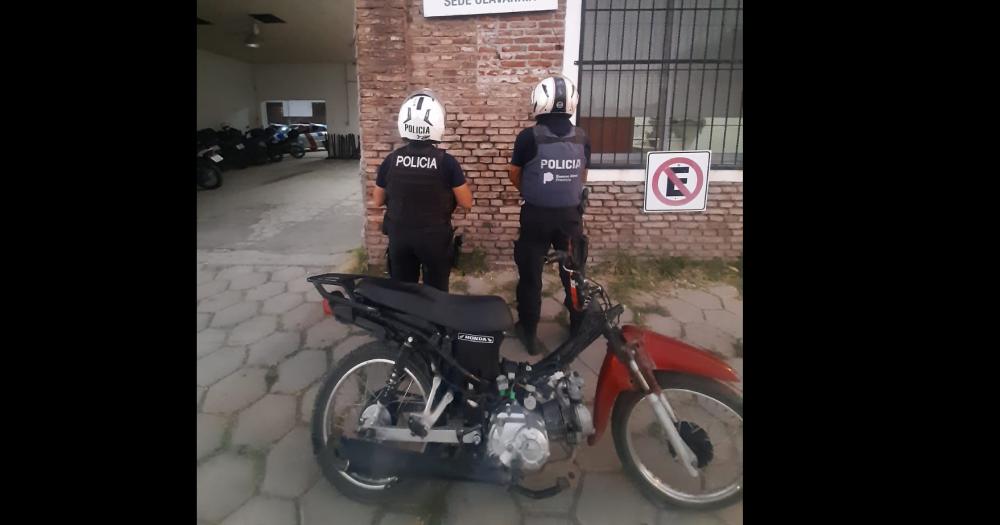 Cuatro personas fueron aprehendidas por circular en motos robadas