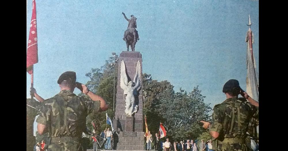 En la Plaza Aguado se realizaba la conmemoración de los 220 años del nacimiento del general José de San Martín