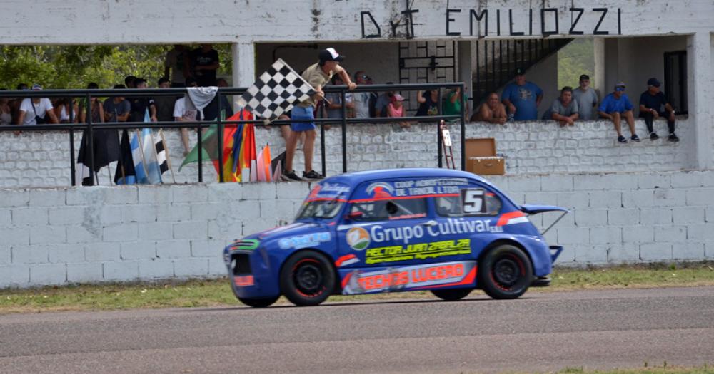 Bandera a Cuadros para Leonel Gelso Contundente estuvo el chillarense en la Promocional 1100