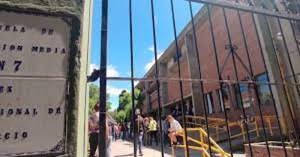 Necochea- salvaje ataque a una docente por desaprobar a una alumna