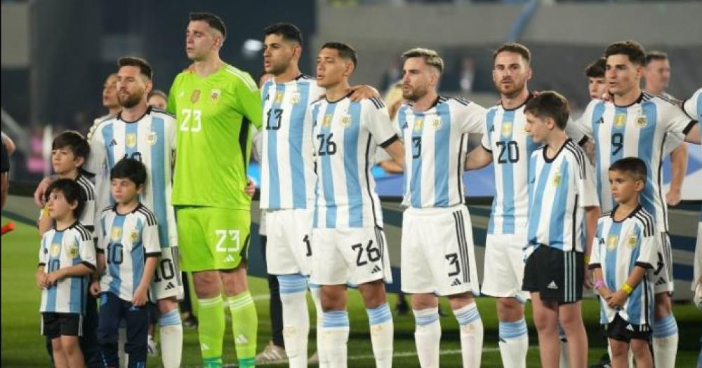 La Selección argentina cierra la fecha FIFA y los festejos en Santiago del Estero