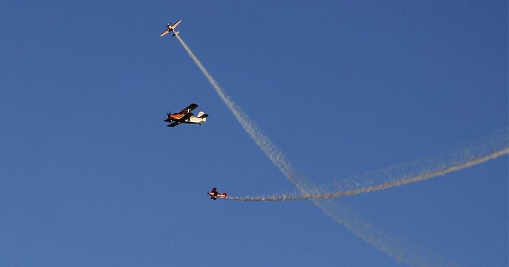 Olavarriacutea Vuela- una multitud disfrutoacute el fin de semana en el Aeroacutedromo