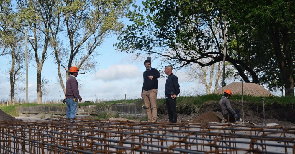 Comenzoacute la obra de construccioacuten del piletoacuten del balneario de San Miguel