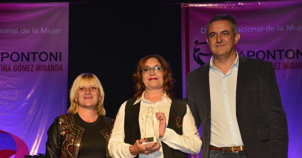 Se entregaron los premios Dina Pontoni y Florentina Goacutemez Miranda