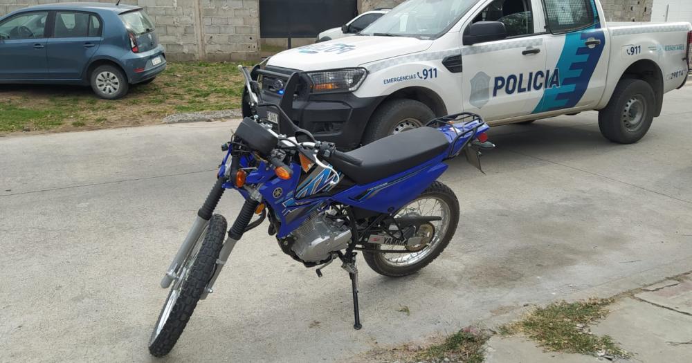 Un motociclista resultoacute herido tras chocar con una camioneta