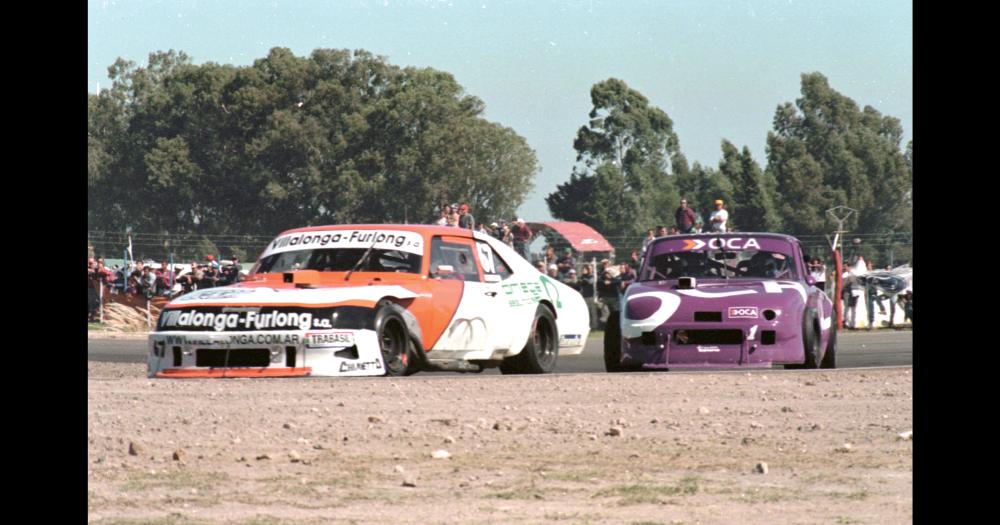 El domingo 5 de abril era inaugurado el Gran Autódromo de Olavarría con la realización de la 39ª Vuelta de Olavarría de Turismo Carretera que era ganada por el piloto José Luis Di Palma