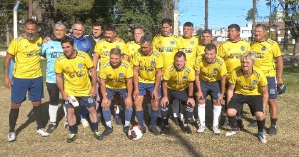 El plantel de 42 de la Peña Boca Juniors