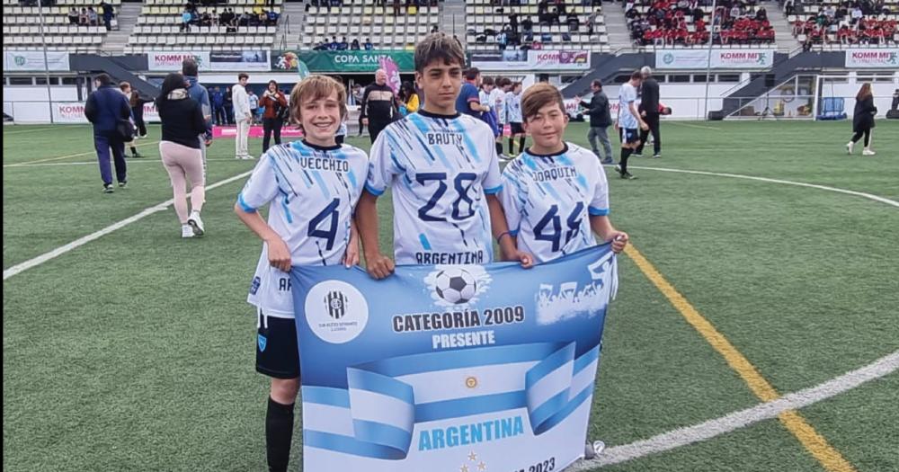 Los jugadores de Estudiantes reforzaron al equipo de Almafuerte