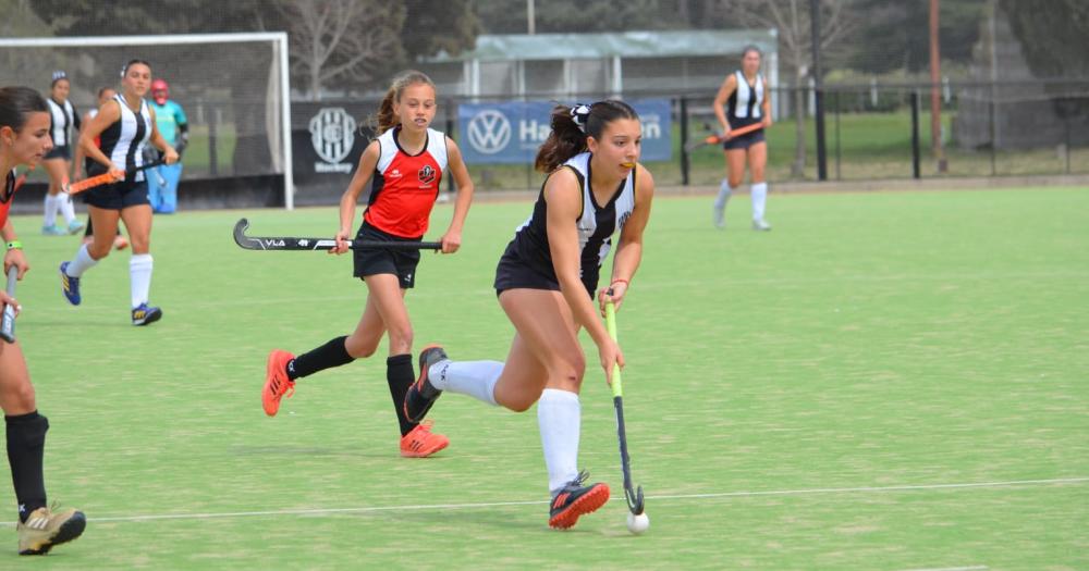 La jugadora de hockey del Bata Victoria Meira es campeona Argentina de Selecciones y de Clubes