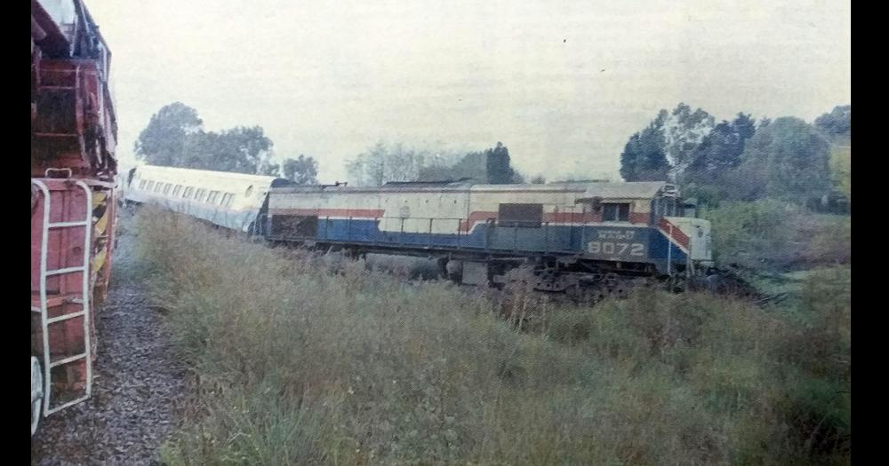 1998 En el sector entre Hinojo y Olavarría descarrilaba una formación ferroviaria proveniente de Plaza Constitución y con destino a Bahía Blanca