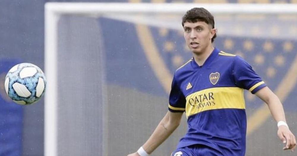 Mateo Mendia entrenoacute con la Primera de Boca