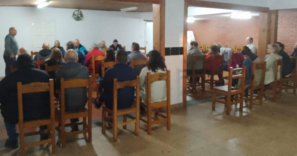 Seguridad- Reunioacuten con vecinos en la Sociedad de Fomento del Barrio CECO