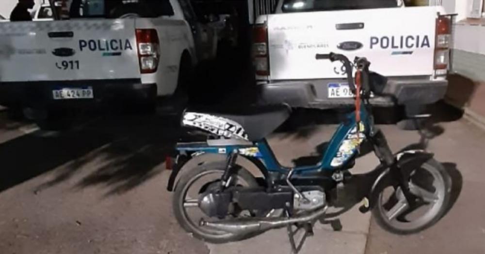 Recuperaron una moto que habiacutea sido robada y era conducida por un adolescente