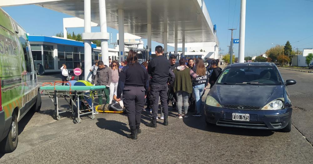 Atropellaron a un joven que iba en bicicleta fue trasladado al Hospital