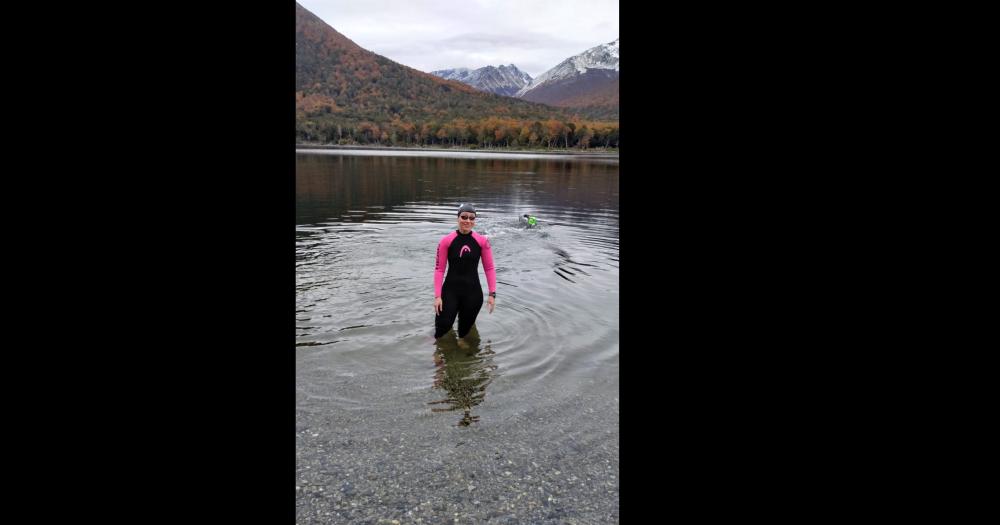 En Tierra del Fuego Ailín Garay nadó con temperaturas extremas que apenas superan los 0 grados centígrados