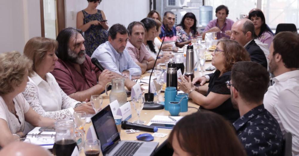 Paritarias bonaerenses- los docentes pidieron actualizacioacuten y adelantamiento de tramos