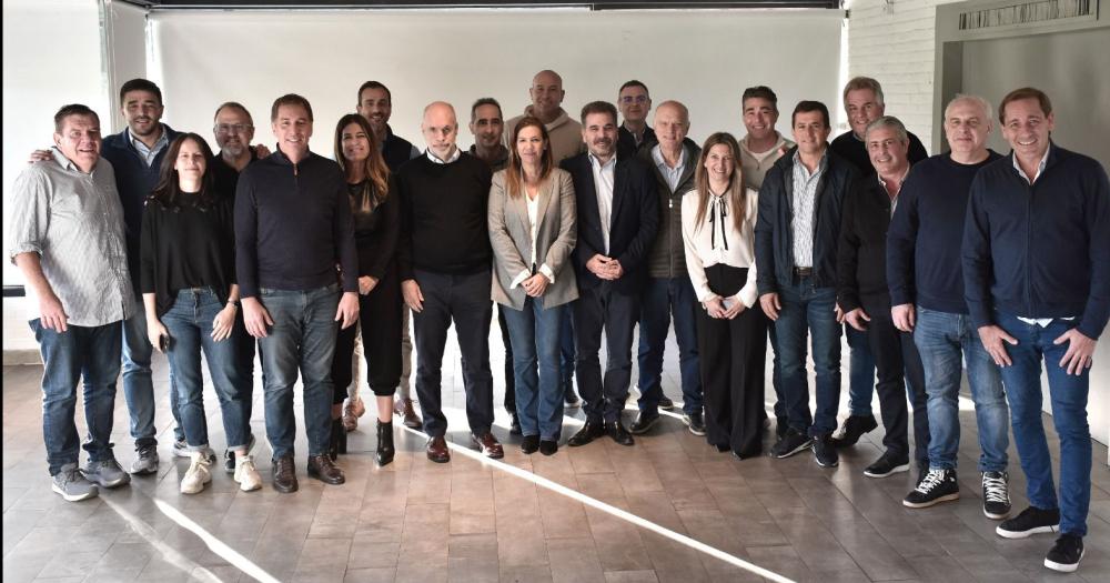 Rodriacuteguez Larreta junto a los miembros de la Mesa Poliacutetica del PRO Provincia de Buenos Aires