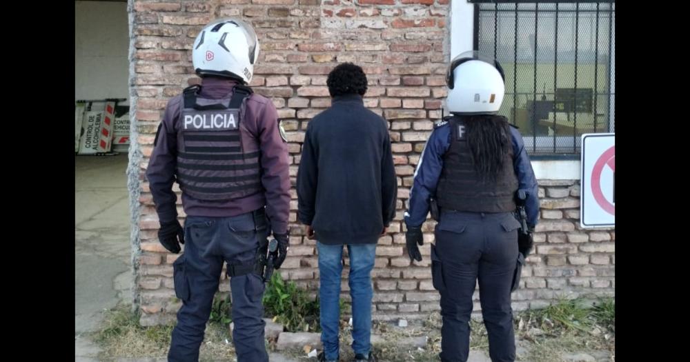 Fue aprehendido un joven que teniacutea pedido de captura activa