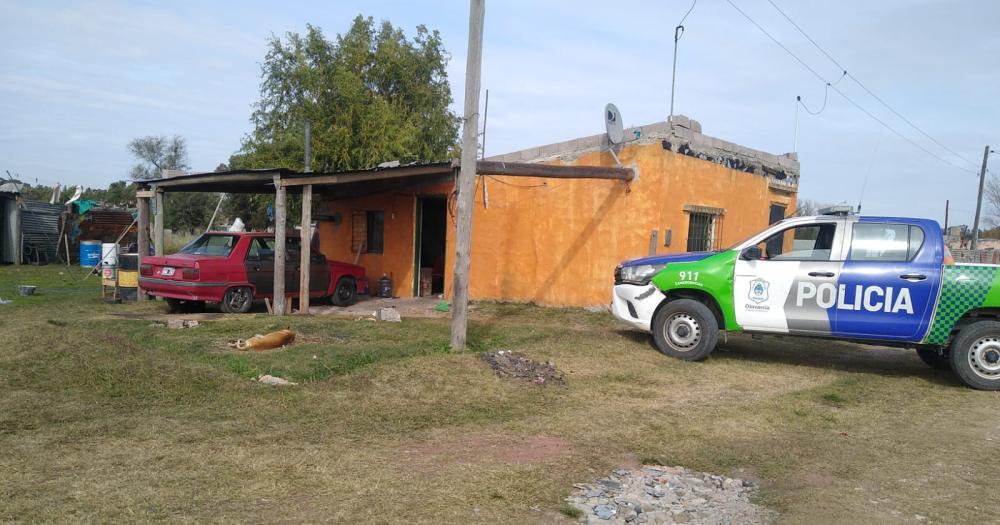 Rompioacute una tranquera y se roboacute un carro de carga de un establecimiento rural