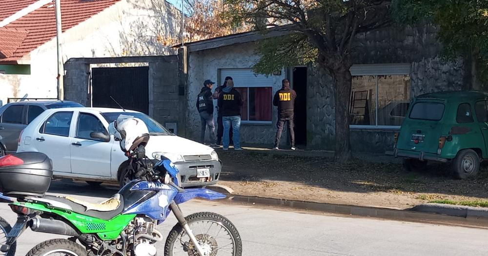 En un allanamiento secuestraron armas de fuego y bicicletas robadas