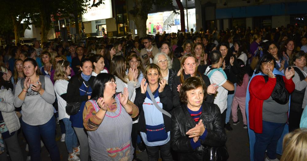 Centenares de docentes autoconvocados marcharon contra el destrato y las falsas denuncias