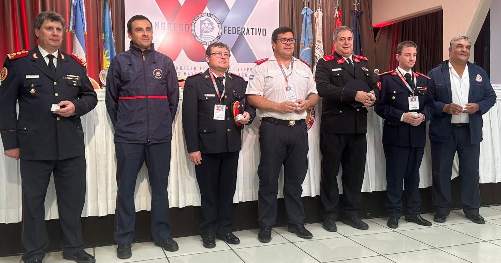 Bomberos de Olavarriacutea participoacute del XX Congreso de la Federacioacuten de Asociaciones de Bomberos Voluntarios