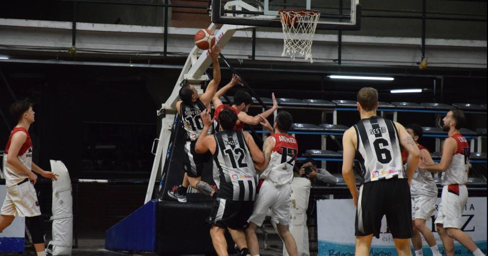 Estudiantes inicia los playoffs de local ante Unioacuten