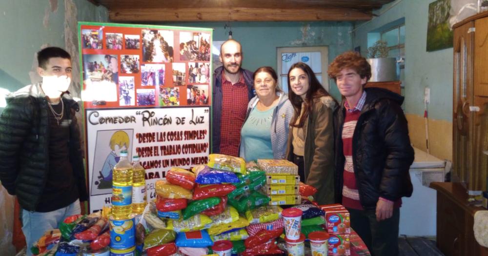 Joacutevenes de Encuentro Republicano Federal donaron alimentos al comedor Rincoacuten de Luz