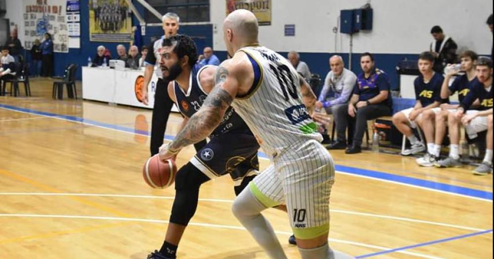 Martín Delgado anotó 20 puntos en Racing A Club