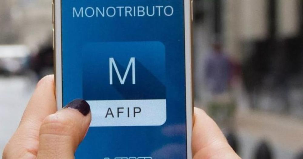 El Gobierno anuncioacute una suba de 415-en-porciento- en los topes de cada categoriacutea de Monotributo