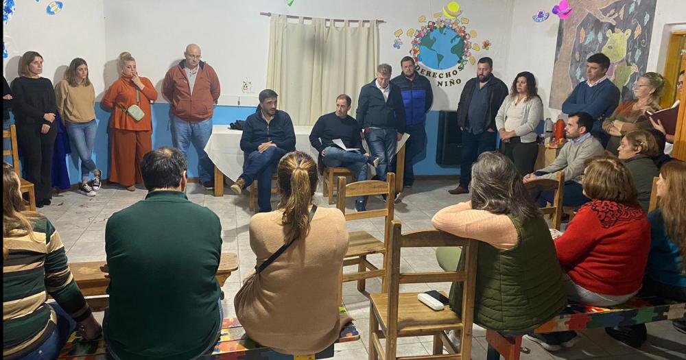 El intendente Galli se reunioacute con vecinos de los barrios Martiacuten Fierro y 10 de Junio