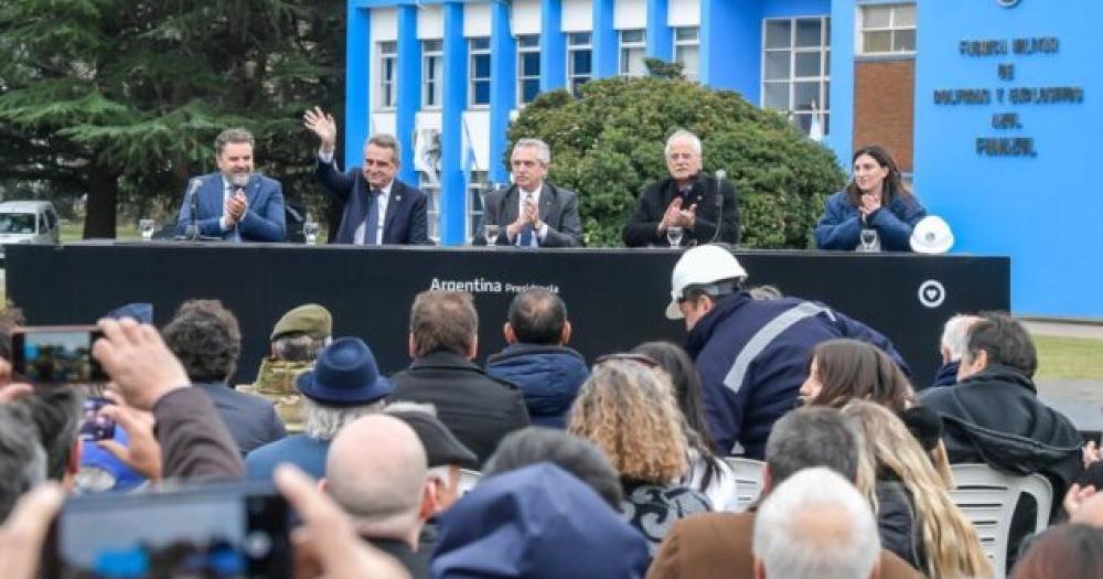 A cinco antildeos de su cierre Alberto Fernaacutendez encabezoacute la reapaertura de Fanazul