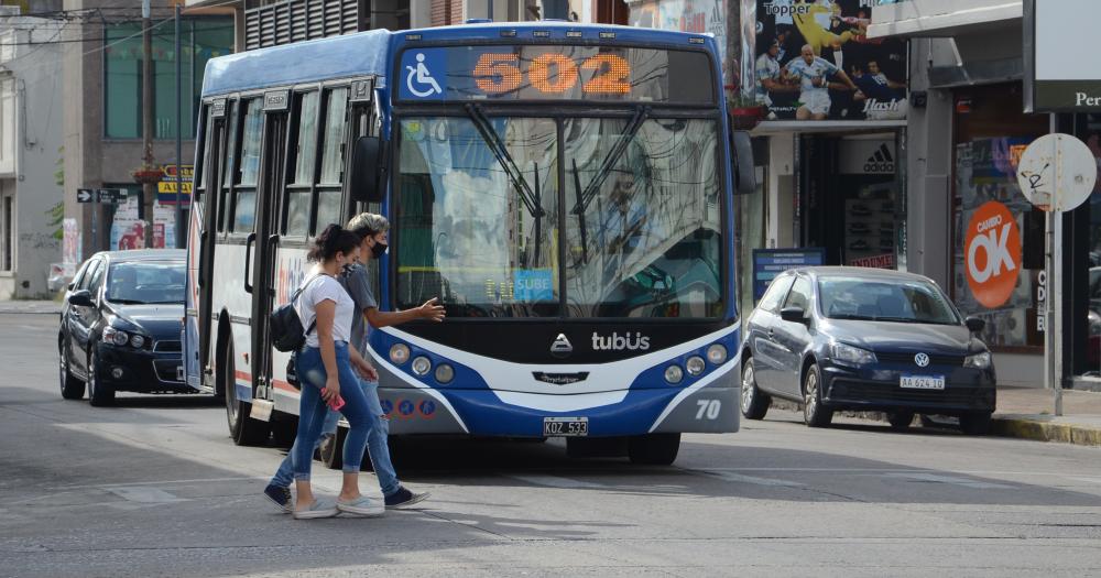 Anuncian un aumento en las tarifas del transporte puacuteblico