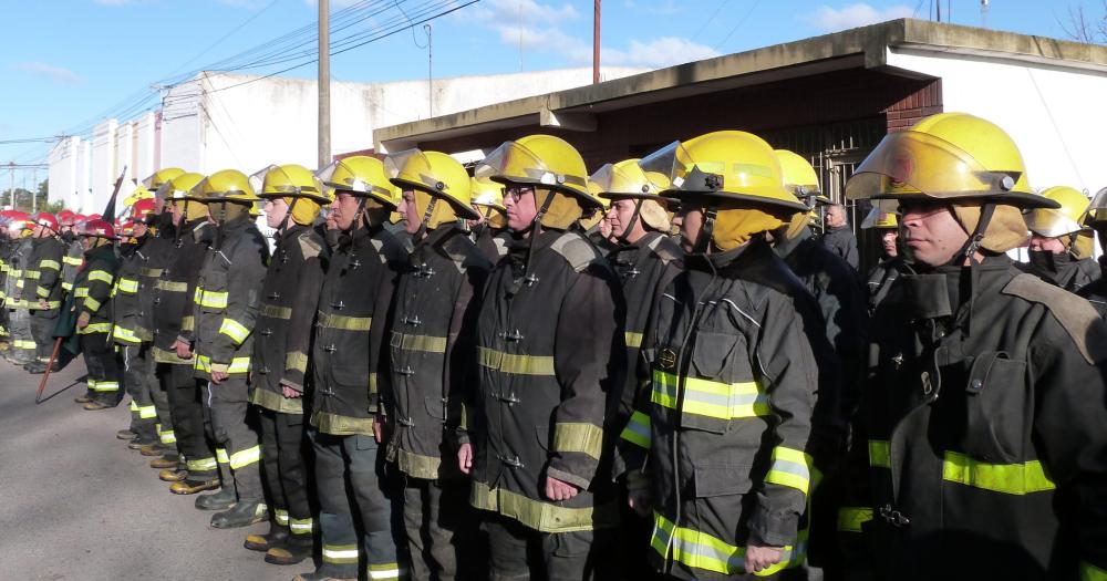 Entregaraacuten 20 lotes para autoconstruccioacuten de viviendas para Bomberos de Loma Negra