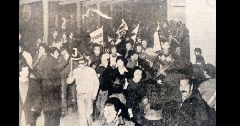 1973 Desde la estación de ferrocarril local simpatizantes peronistas olavarrienses viajaban para estar presentes en el arribo de Juan Domingo Perón a Ezeiza