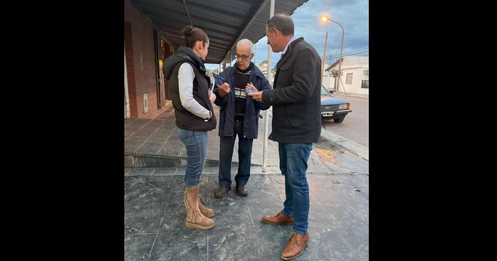 Hernaacuten Parra realizoacute recorridas por Loma Negra y distintos barrios de la ciudad