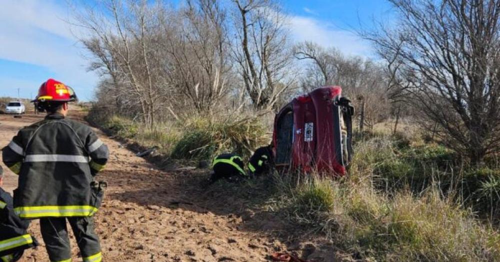 Urdampilleta- una mujer de 20 antildeos murioacute tras un vuelco en un camino de tierra