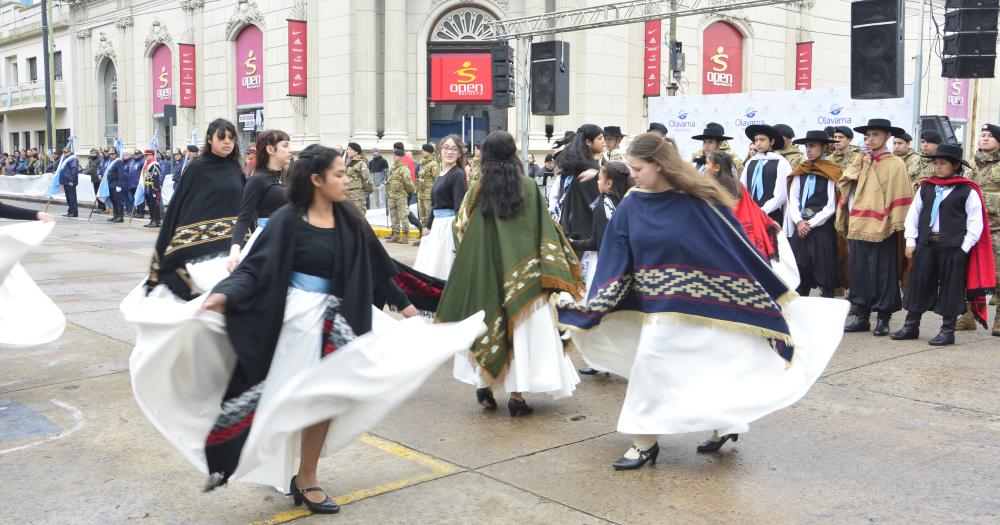 Se llevoacute a cabo el tradicional desfile ciacutevico militar en un nuevo Aniversario de la Independencia de la Patria