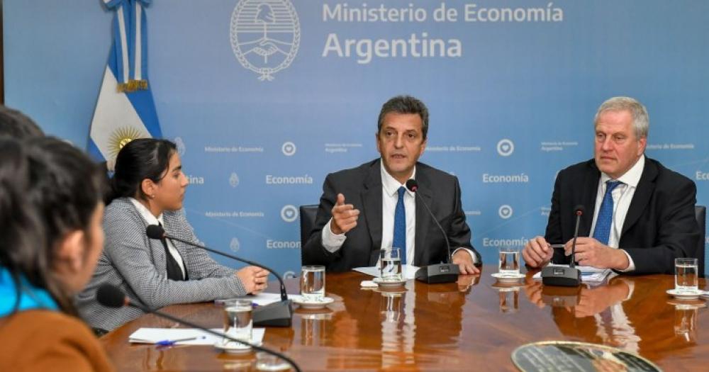 Massa y Perczyk anunciaron aumento de Becas Progresar a 20000 mensuales