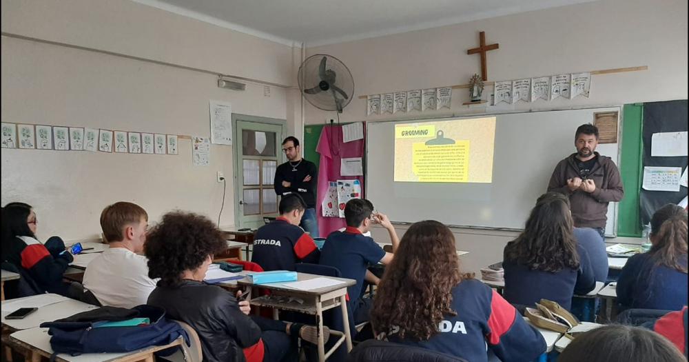 El Punto Digital continuacutea desarrollaacutendose en las escuelas de Olavarriacutea