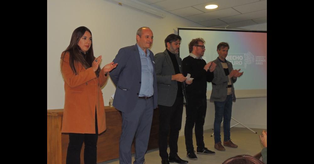 El intendente Martín Randazzzo y Carlos Bianco durante la inauguración del Centro Universitario de Innovación Desarrollo Emprendedor y Tecnológico