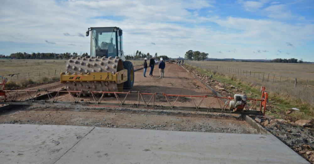 El Intendente firmoacute los contratos para iniciar tres obras importantes para la ciudad