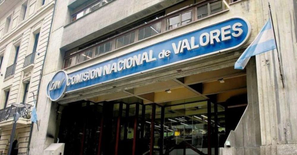 Endurecen el cepo con nuevas trabas para operar con los doacutelares financieros