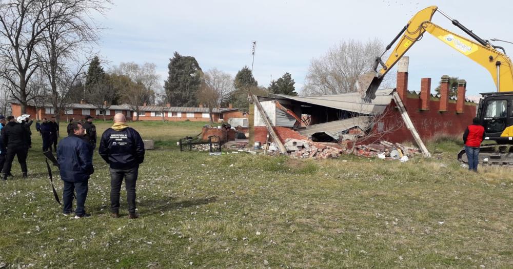 Demolieron una vivienda tomada hace tres antildeos 